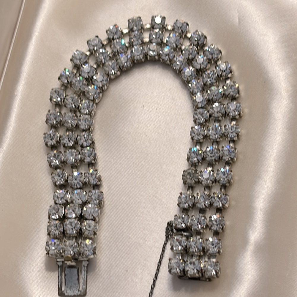 Vintage signed Czecho Slovakia 3 strand rhinestone bracelet! - Picture 7 of 7